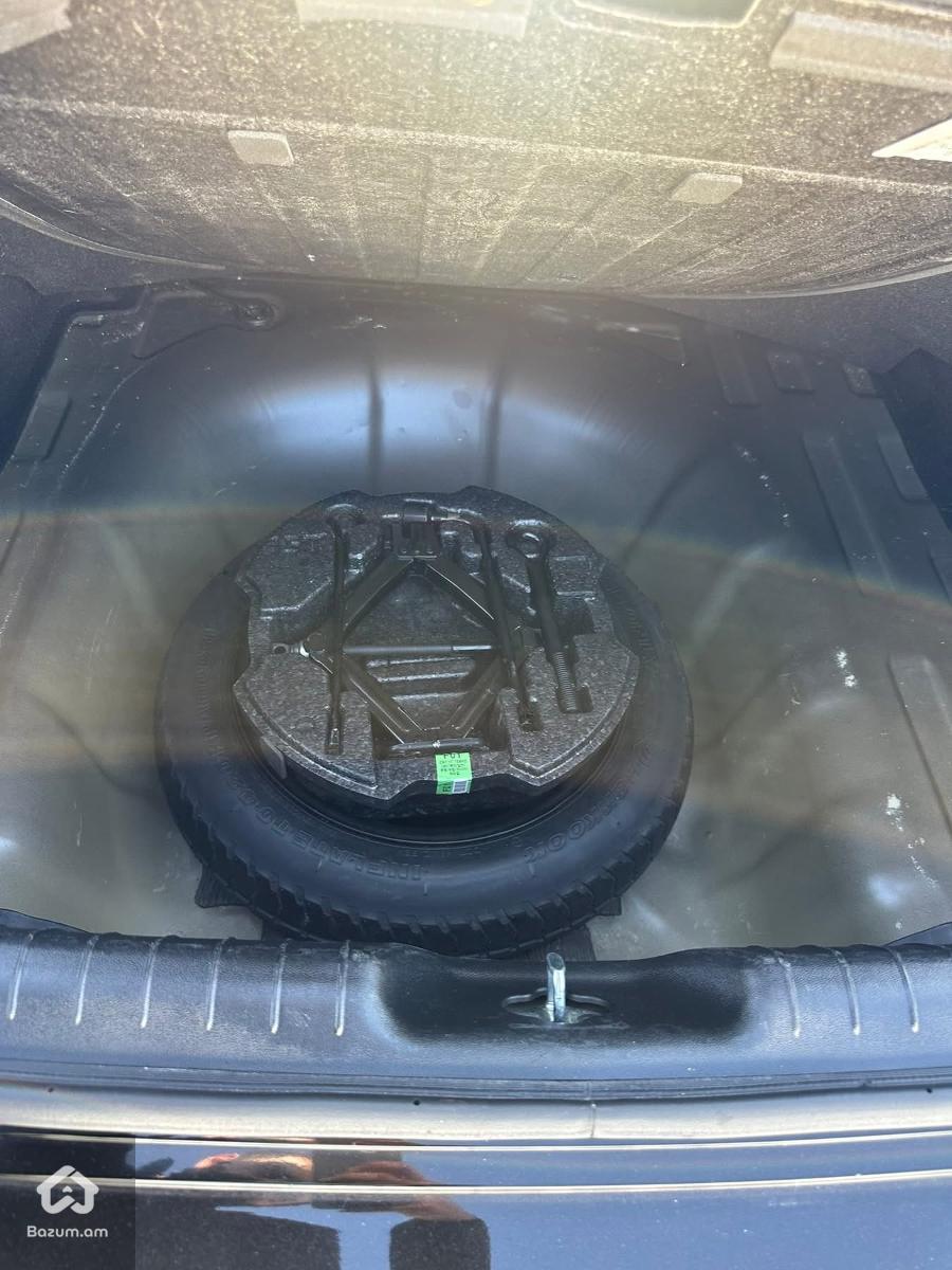 Hyundai Elantra - image 11