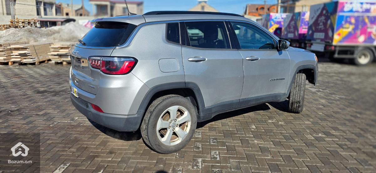 Jeep Compass - image 3