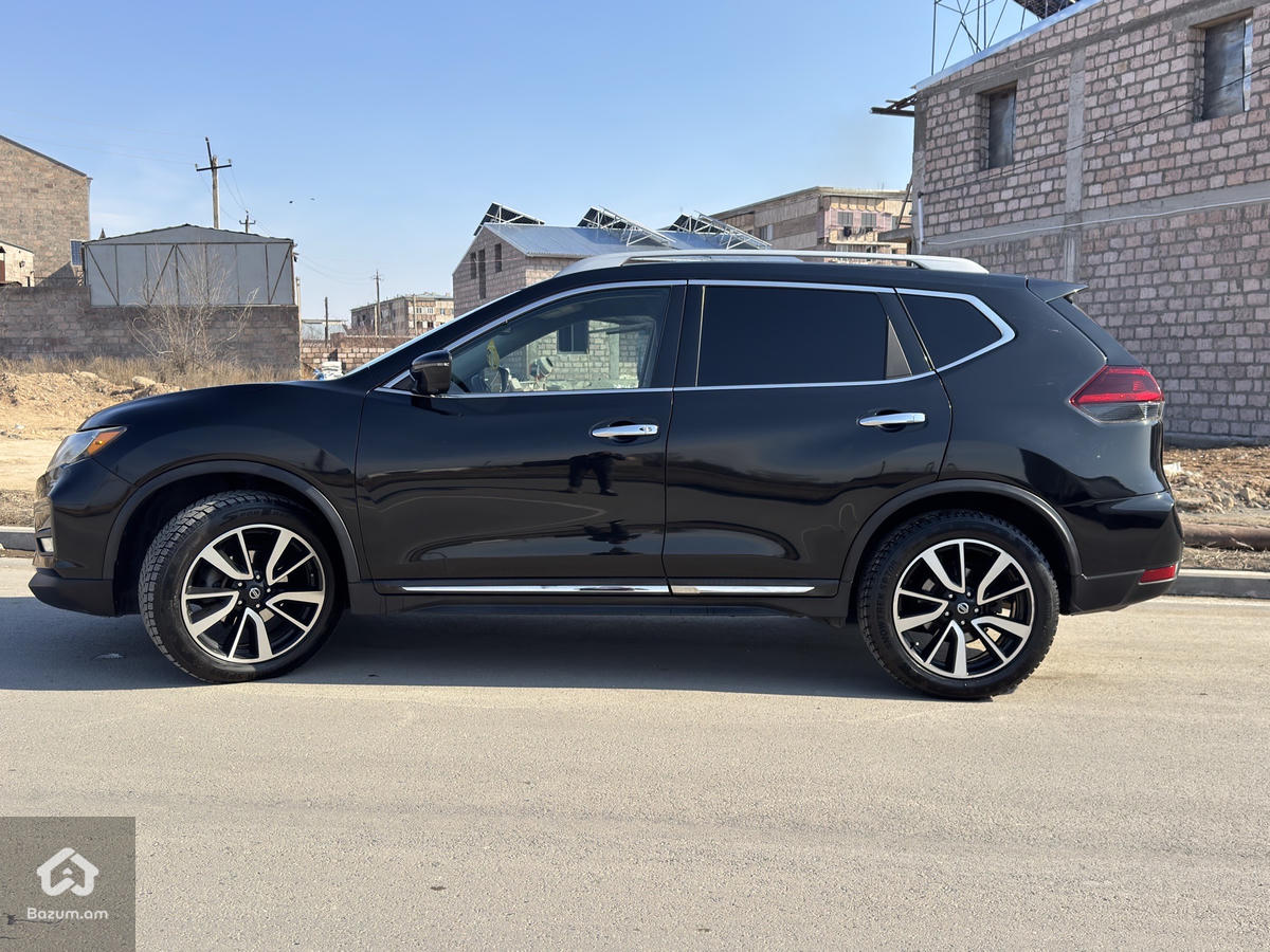 Nissan Rogue - image 2