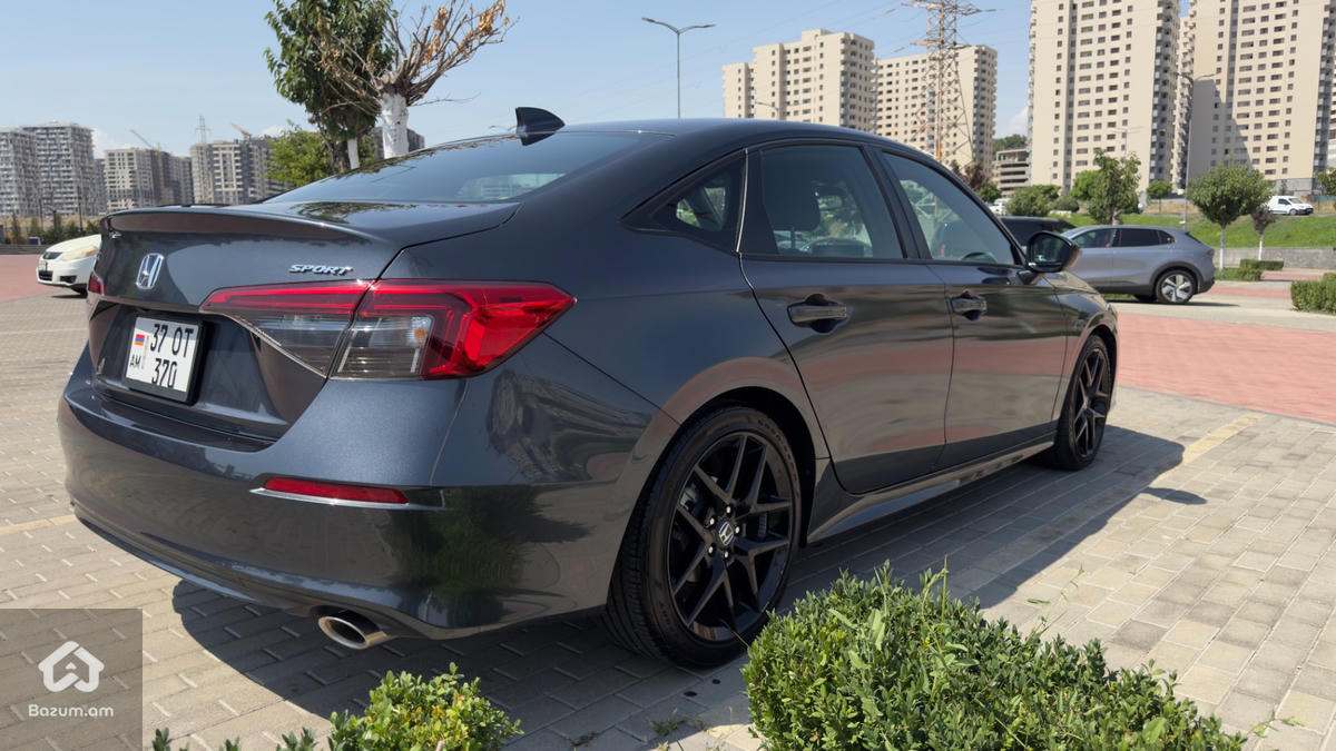 Honda Civic Sport - image 10