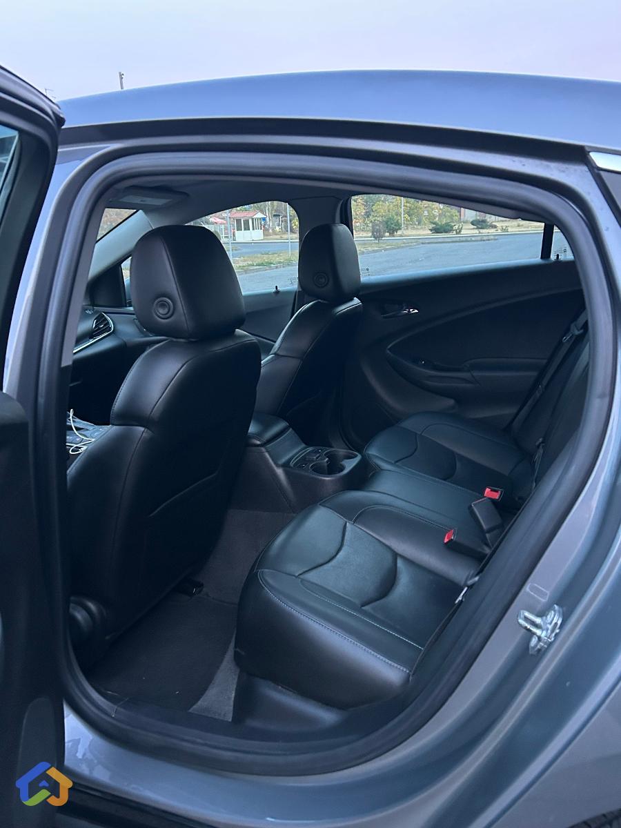 Chevrolet volt 2018 premier+ - image 7