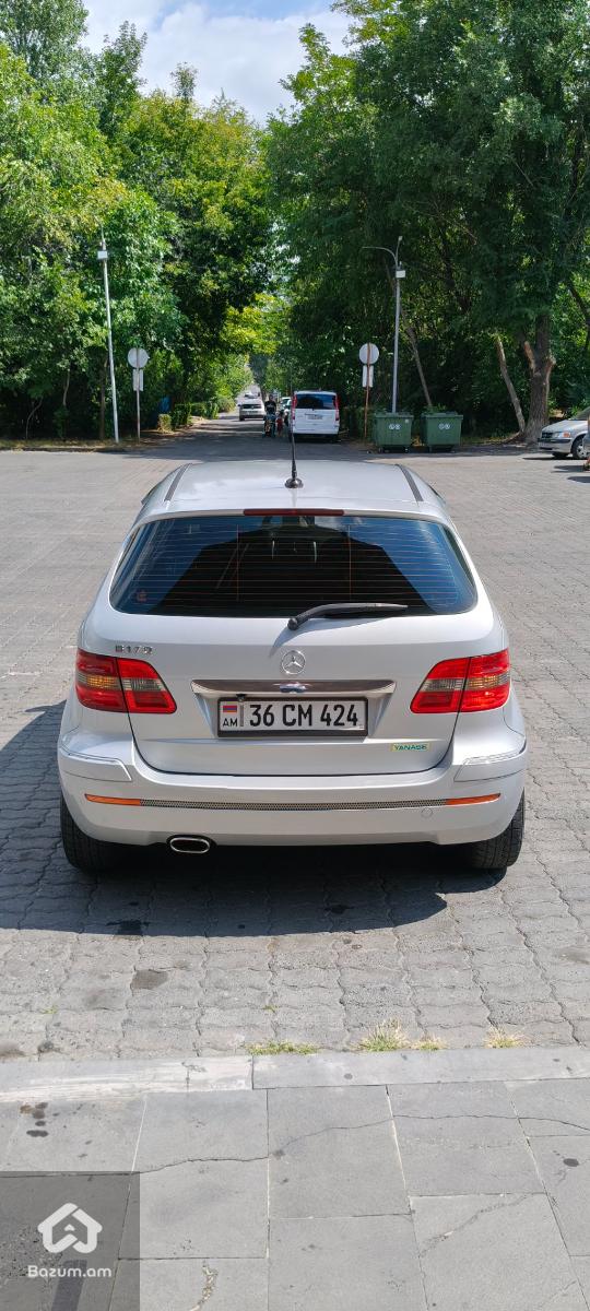 Mercedes-benz  - image 10