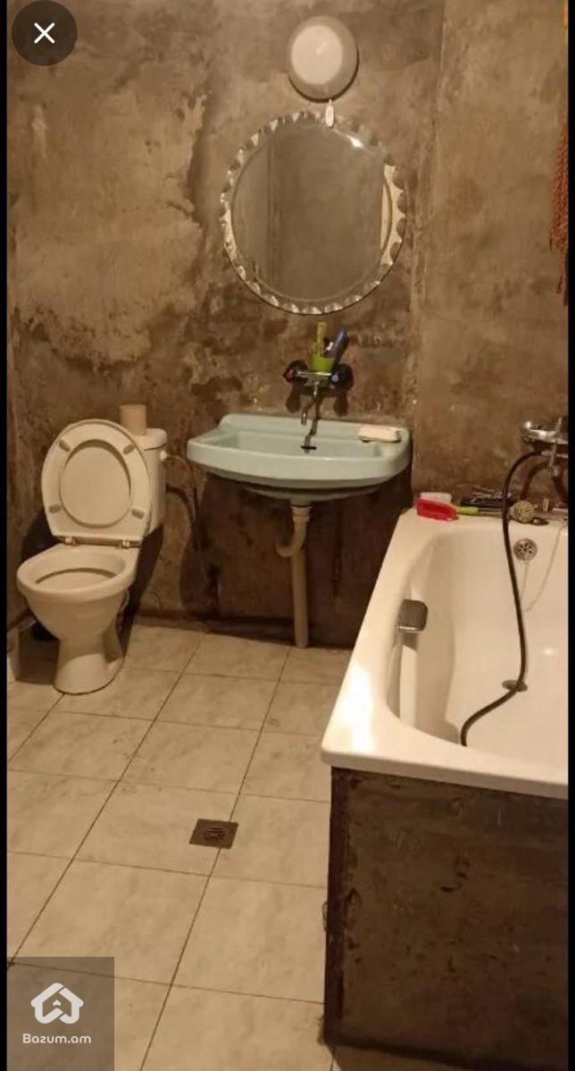 Երկու հարկանի քարե տուն Գրիգոր Զոհրապի փողոցում  - image 21