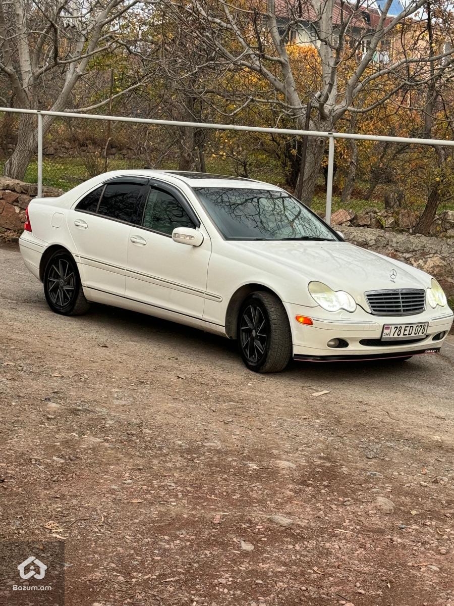 Mercedes Benz C240 w203 - image 1