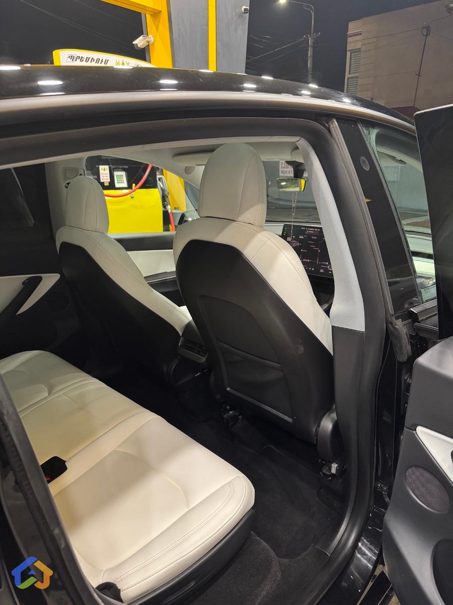 Tesla Model Y dual motor long range  - image 9