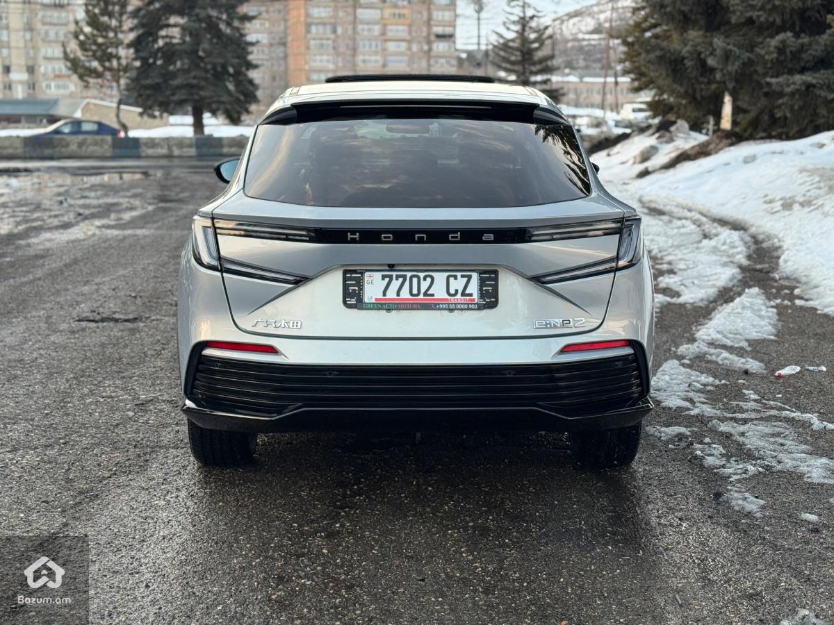 HONDA e:NP2 - image 4