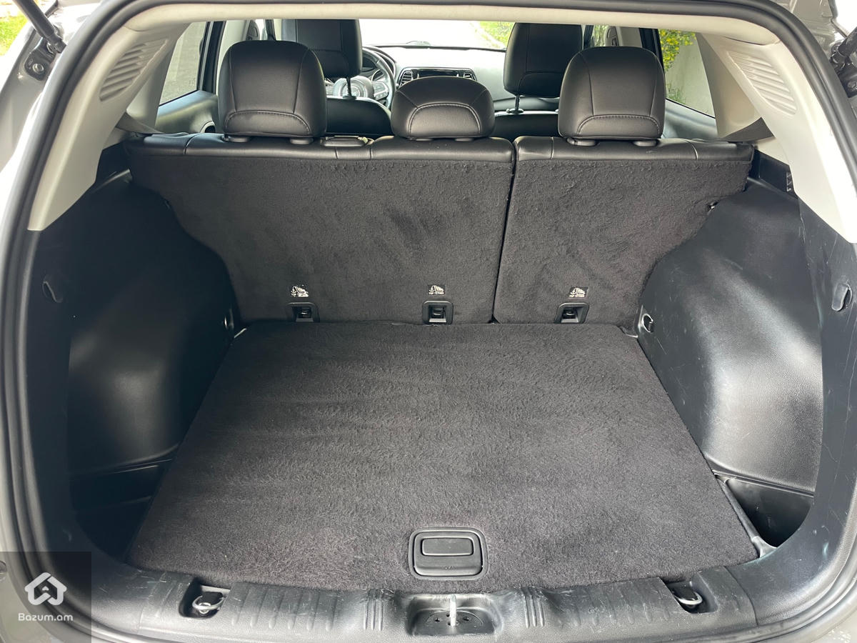 Jeep Compass Limited - image 8