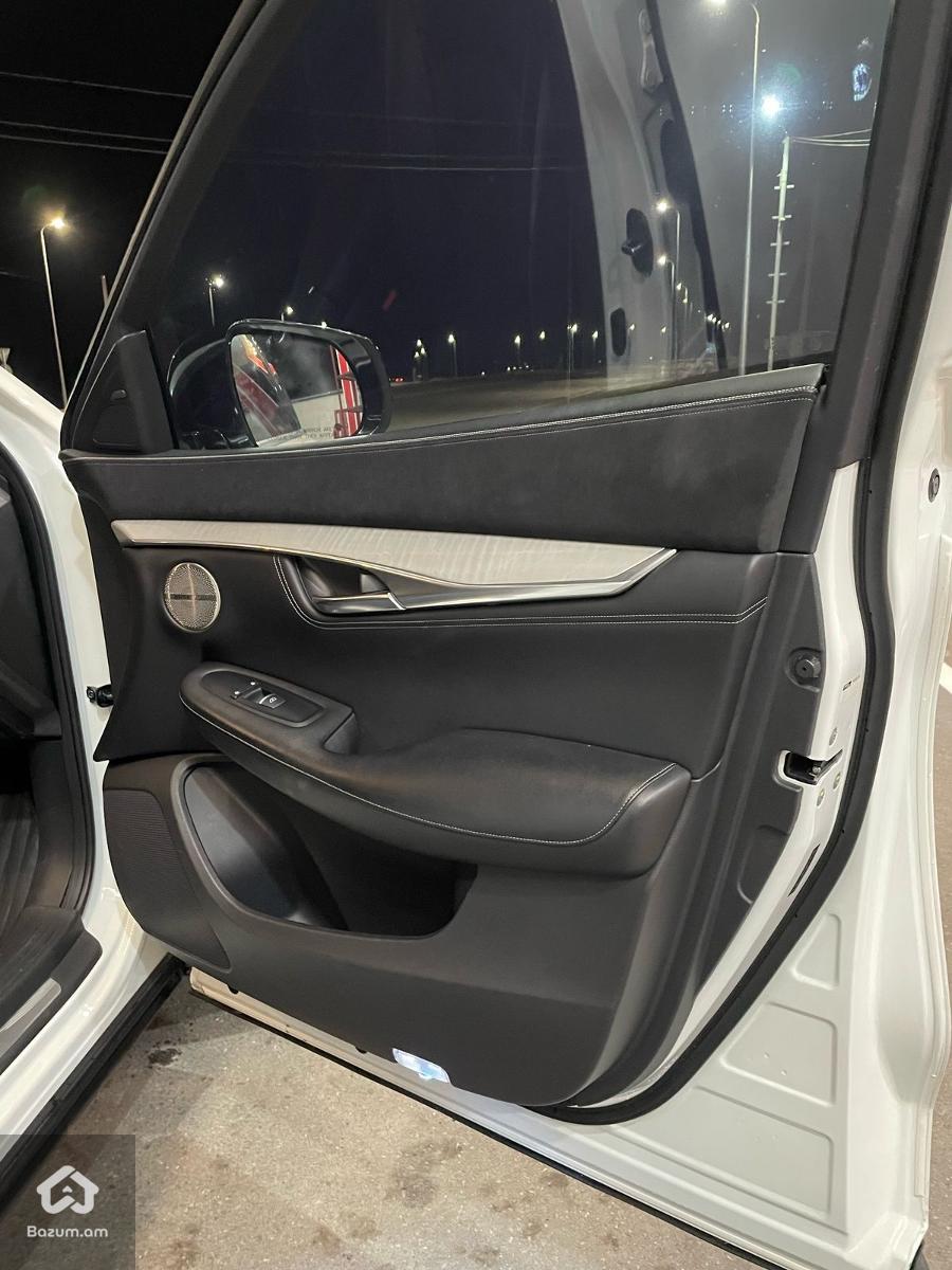 Infiniti Essential - image 12