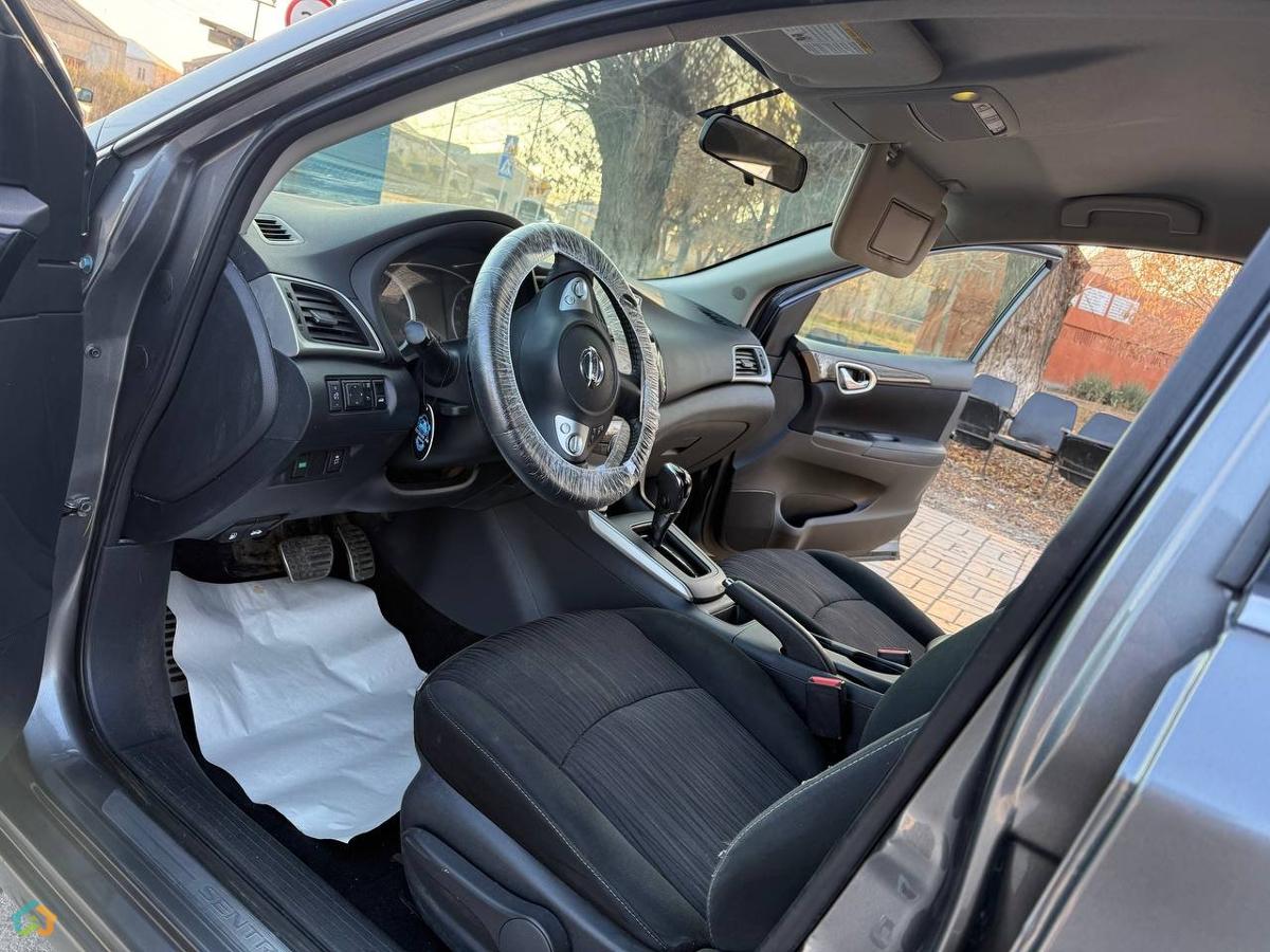 Nissan Sentra - image 4