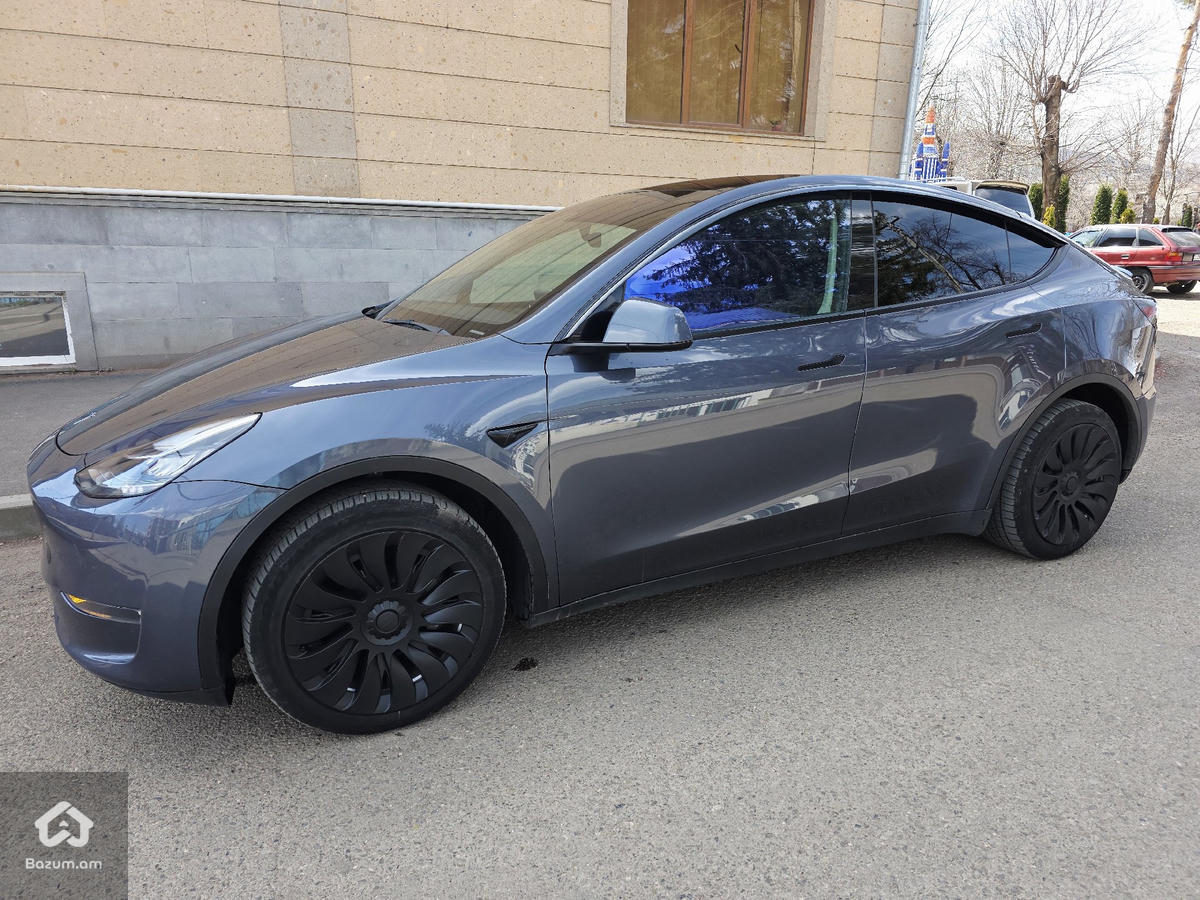 Tesla Model Y 2023 Dual Motor - image 6