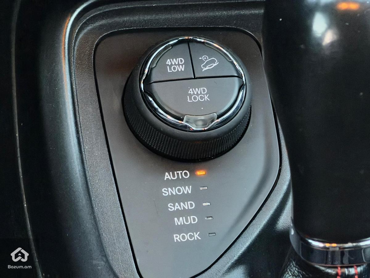 Jeep Compass Trailhawk  - image 13