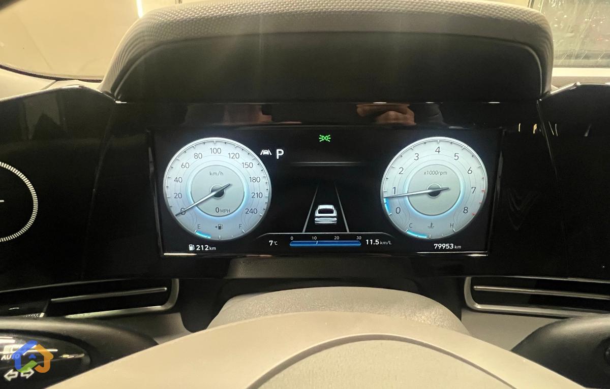 Hyundai Elantra Sel Plus - image 9