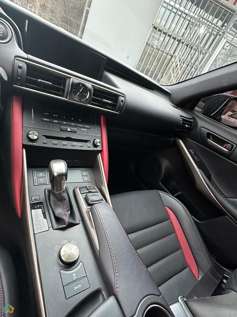 lexus is f-sport - image 4