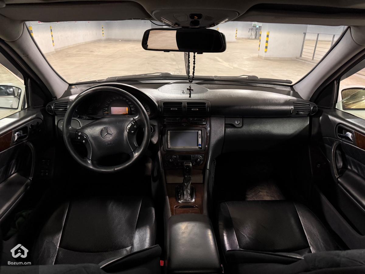 Mercedes Benz C240  - image 7