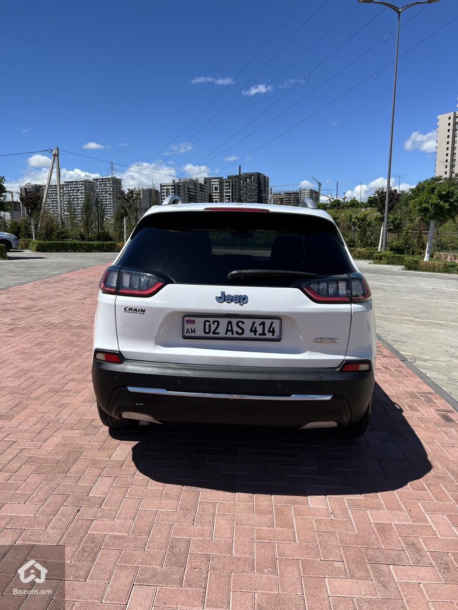 Jeep Cherokee  - image 8