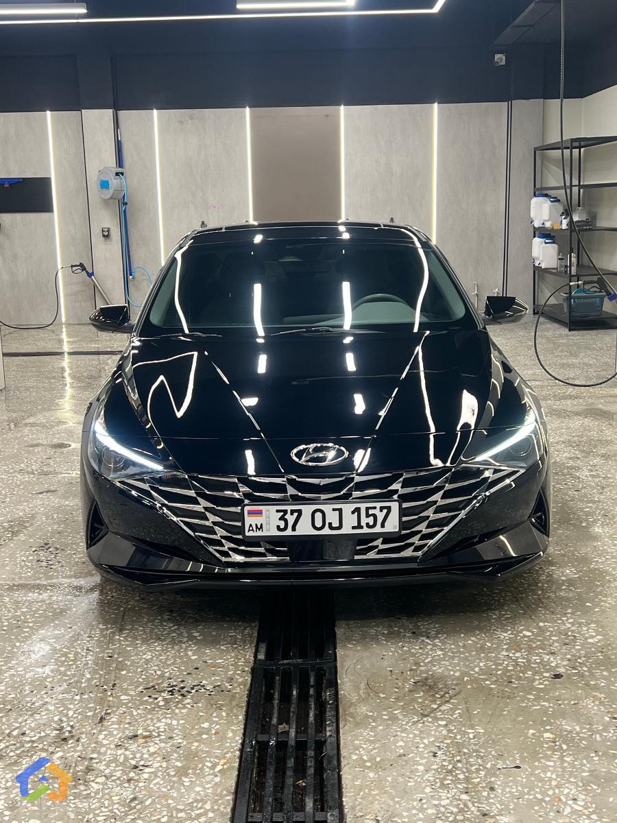 Hyundai Elantra Sel Plus - image 1