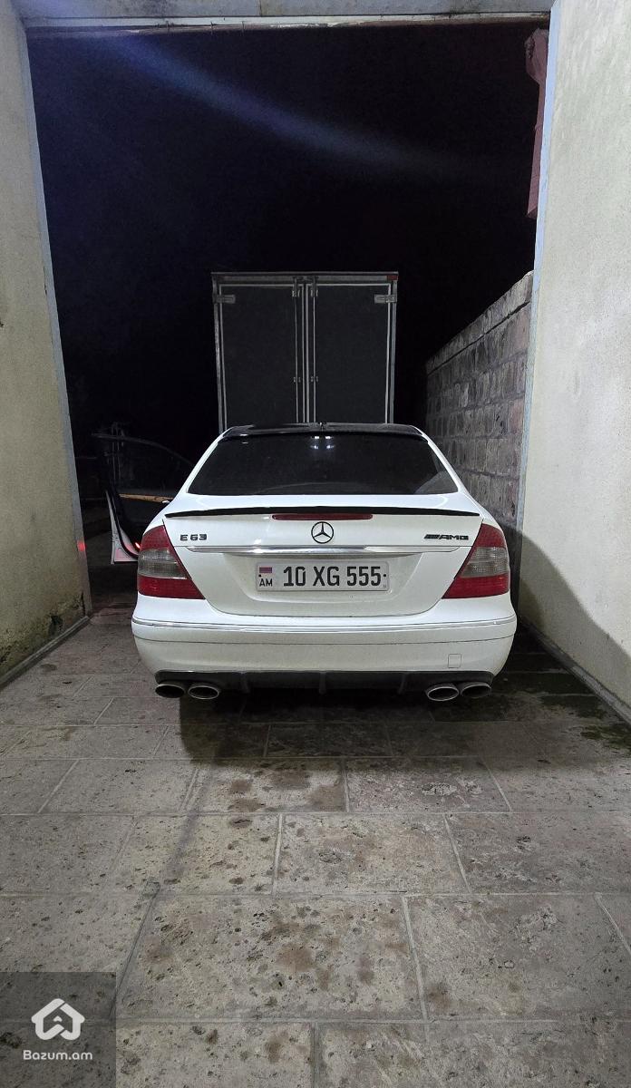 Mercedes-Benz E63 AMG - image 4