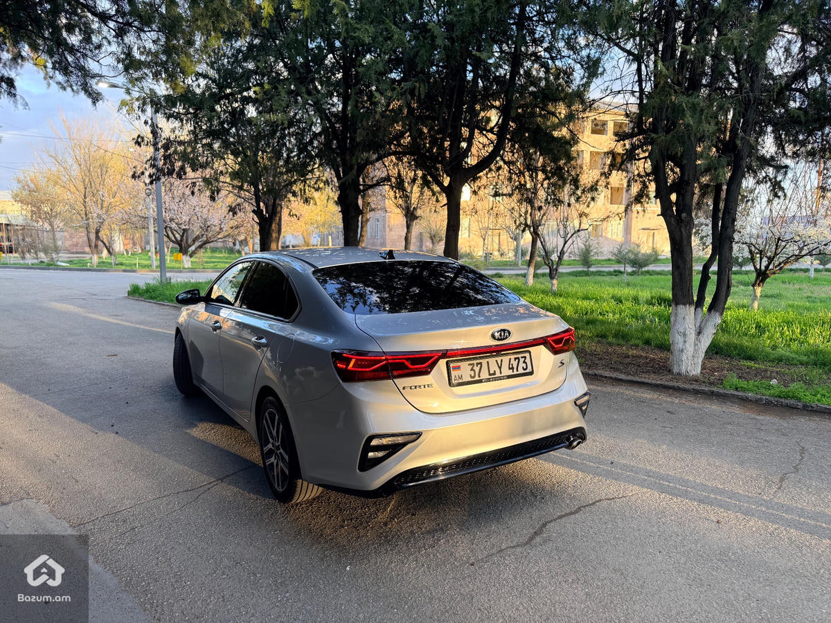 kia forte - image 11