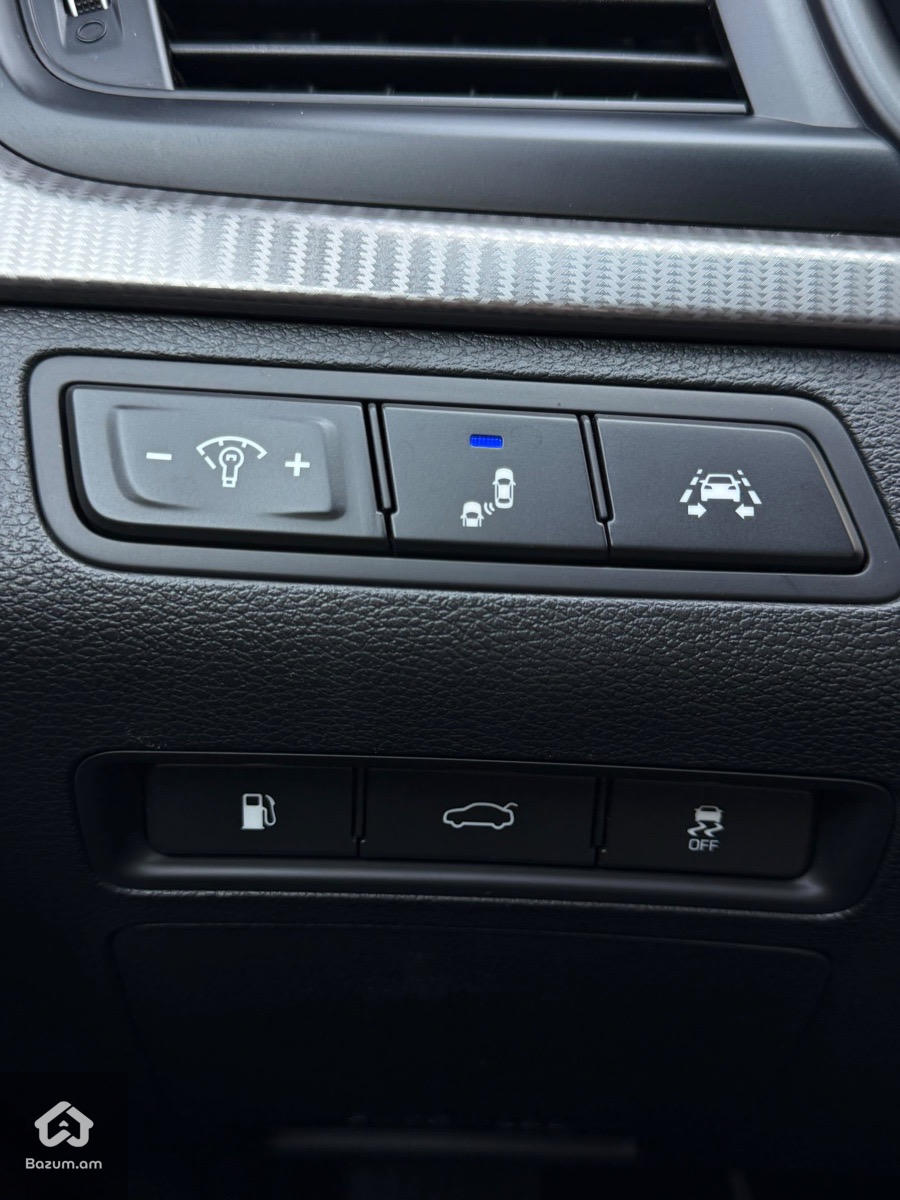 Hyundai Sonata  - image 8