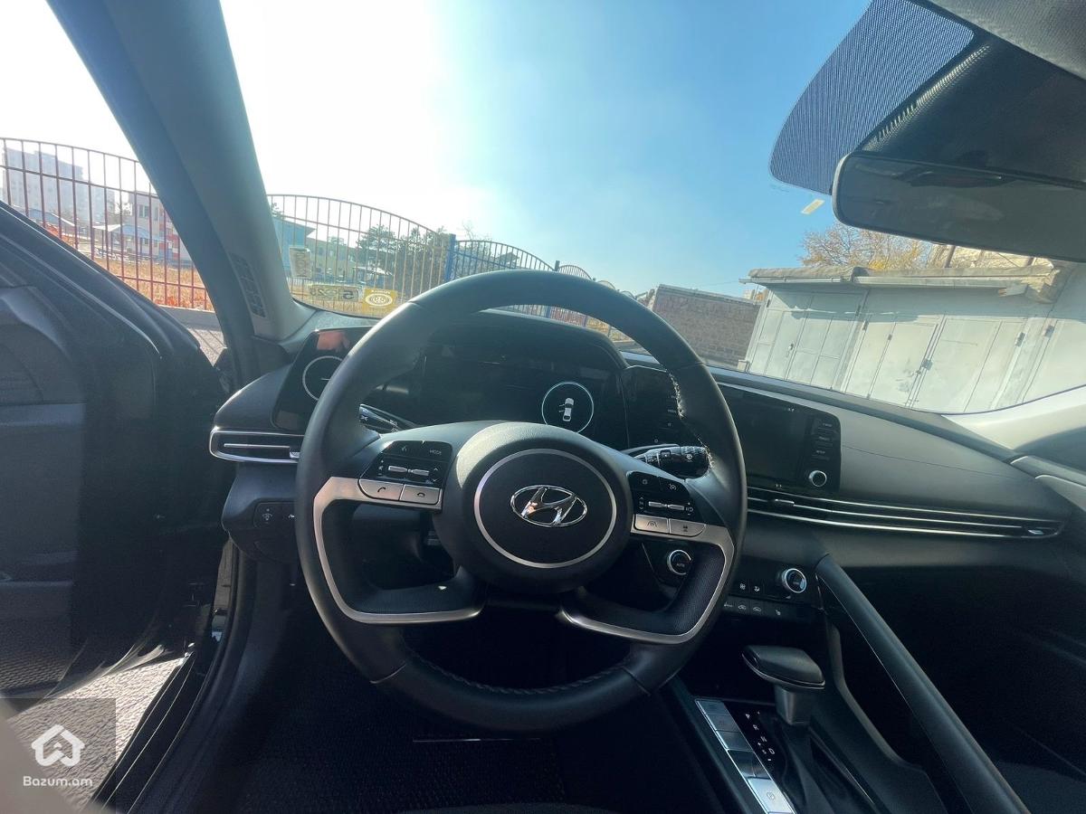 Hyundai Elantra - image 14