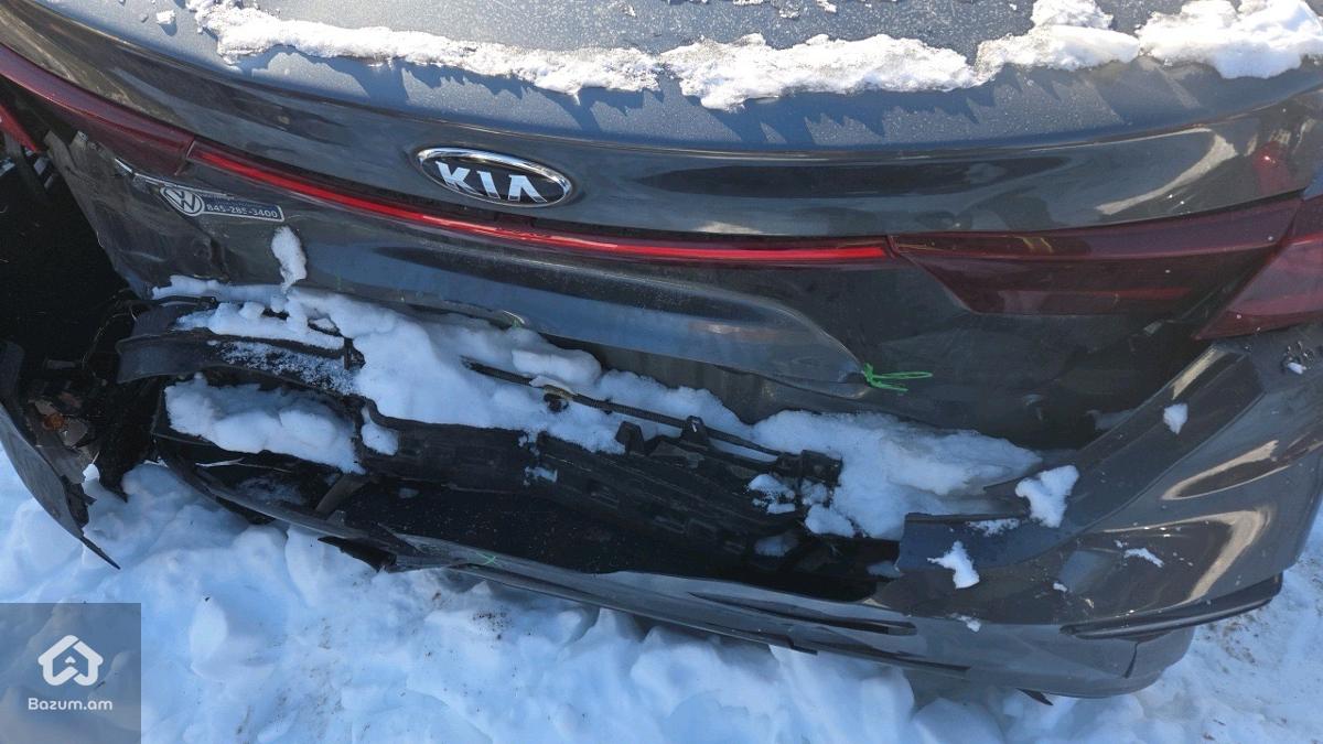 Kia Forte LXS - image 9