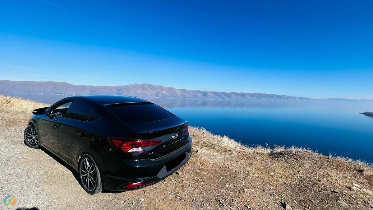 Hundai Elantra - image 12