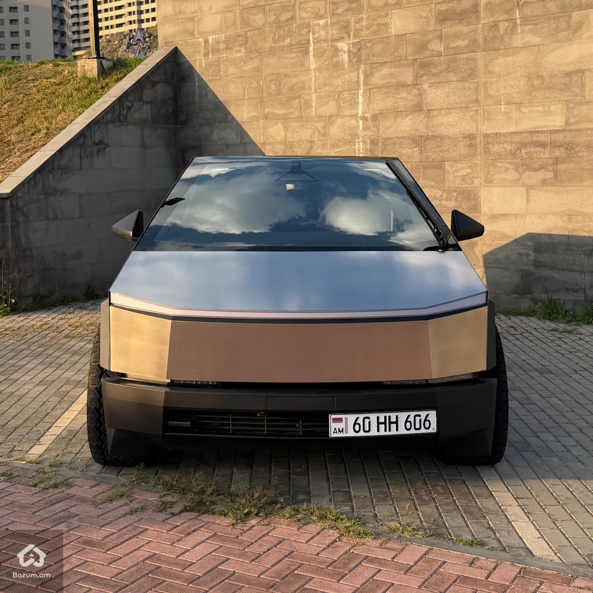 Tesla Cybertruck - image 5