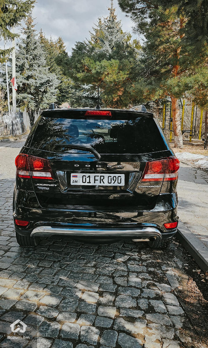 Dodge journey Crossroad - image 4