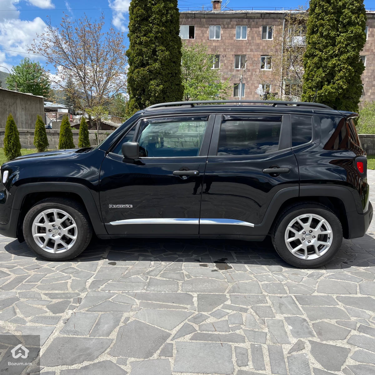 Jeep Renegade  - image 8