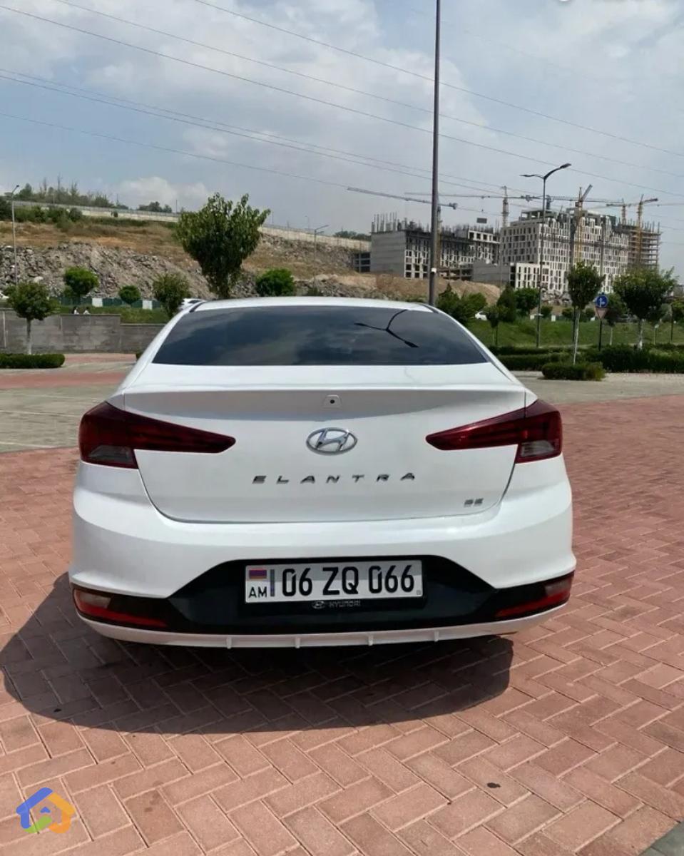 Hyundai Elantra - image 7