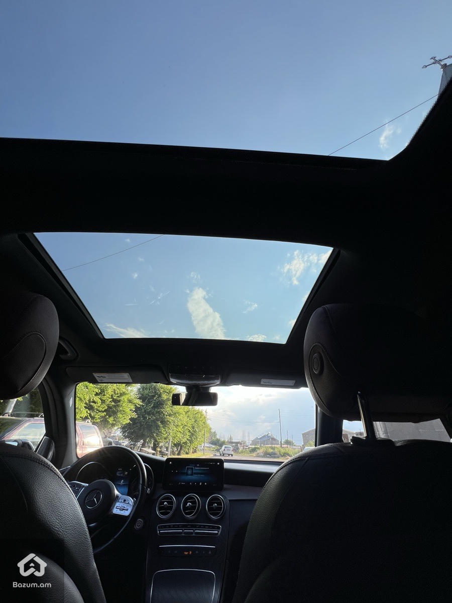 Mercedes GLC 300 - image 14