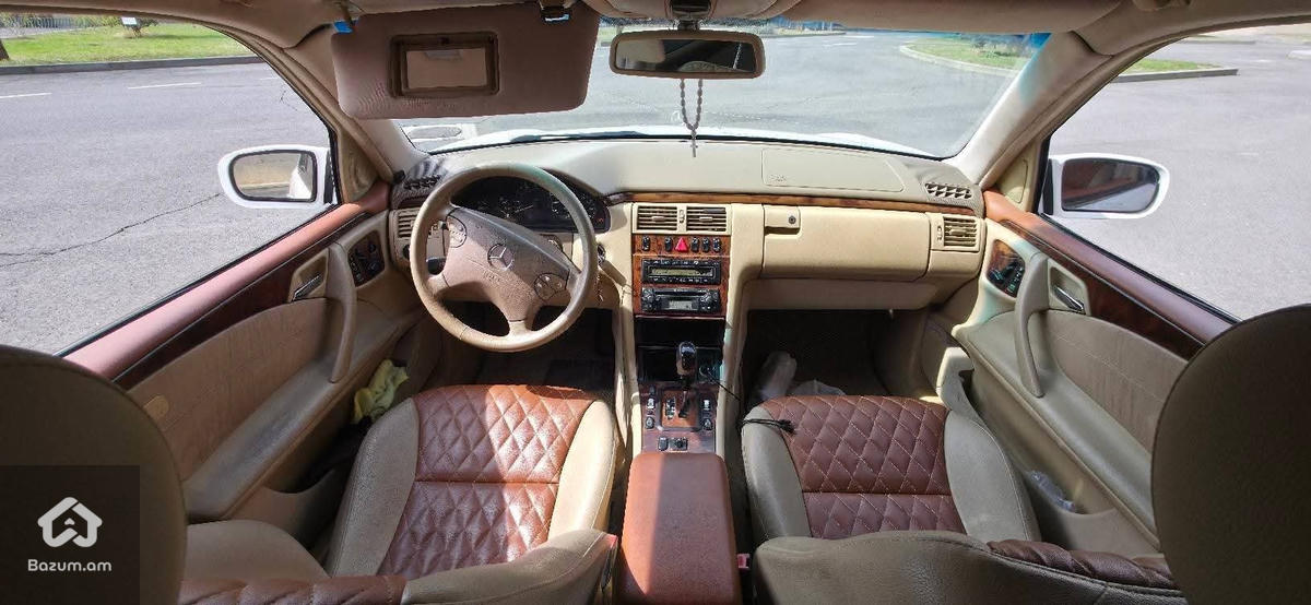 Mercedes‑Benz E320 Restyling  - image 8
