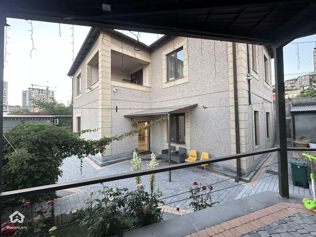 ընդարձակ առանձնատուն Գոգոլի փողոցում  - image 10