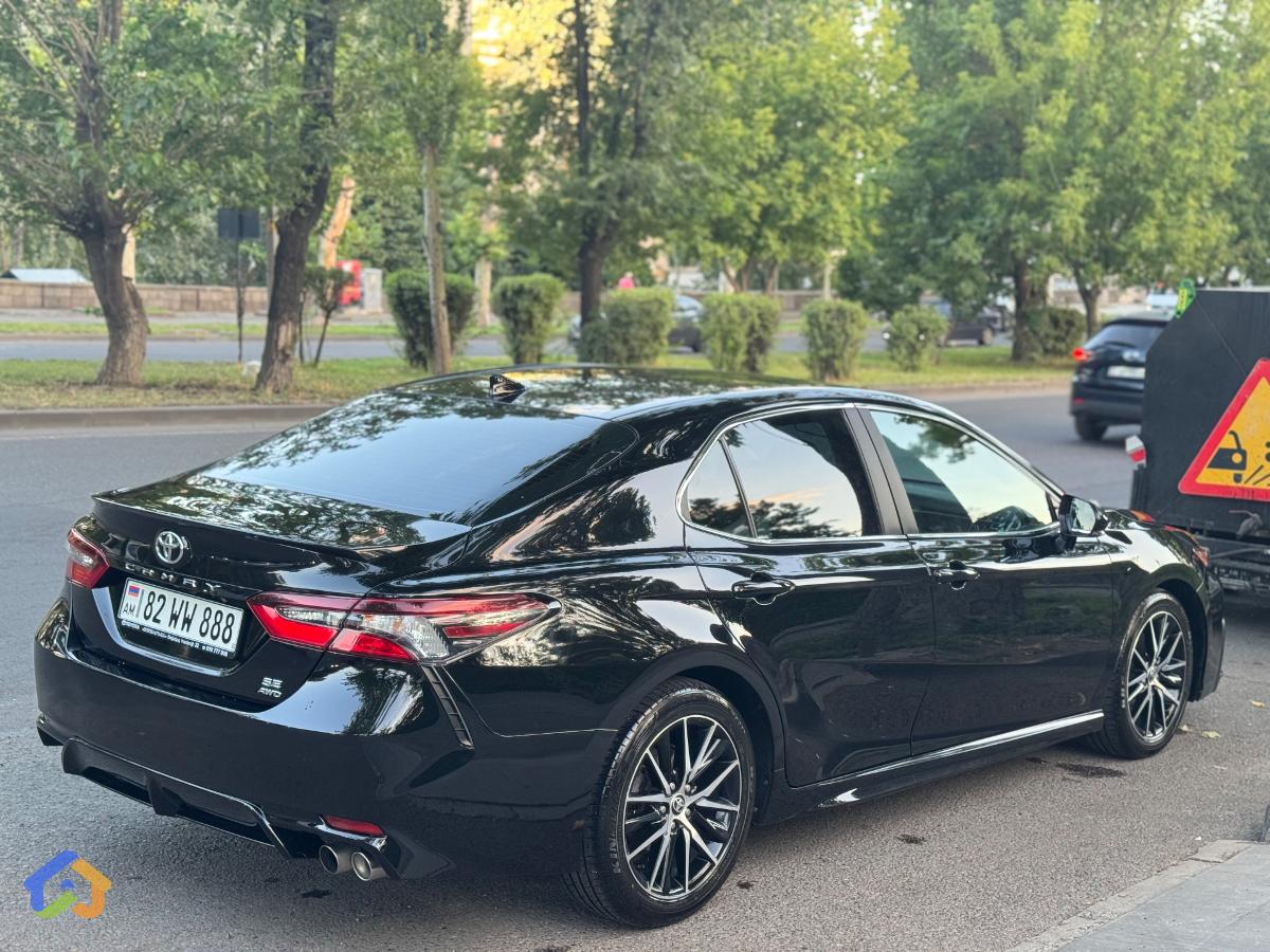 Toyota Camry - image 10