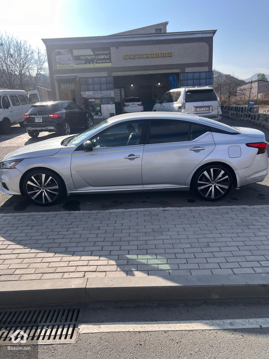 Nissan Altima SR 2021 - image 3