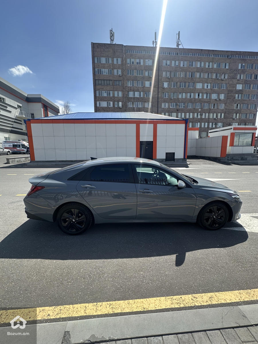 HYUNDAI ELANTRA 2022-21 - image 3