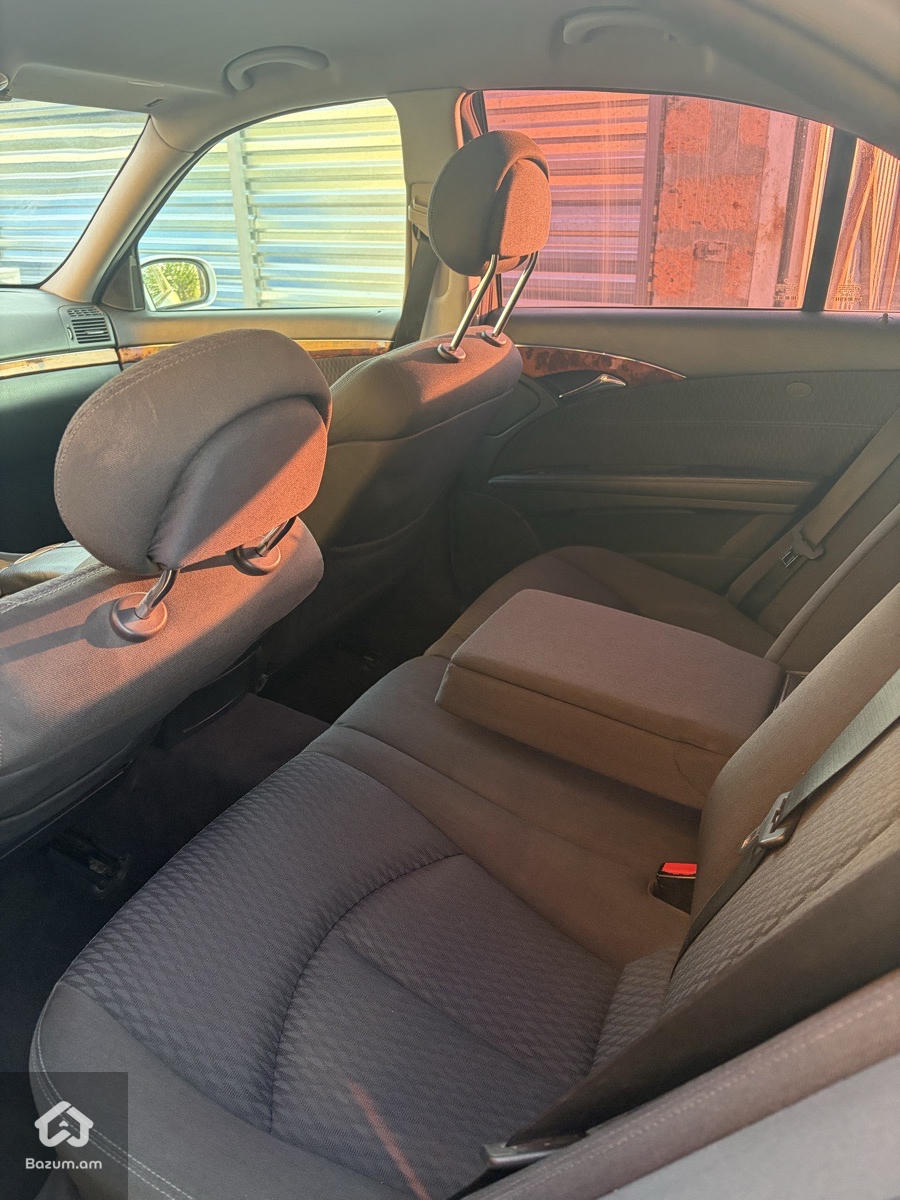 Mercedes-Benz E 240 2004 - image 12