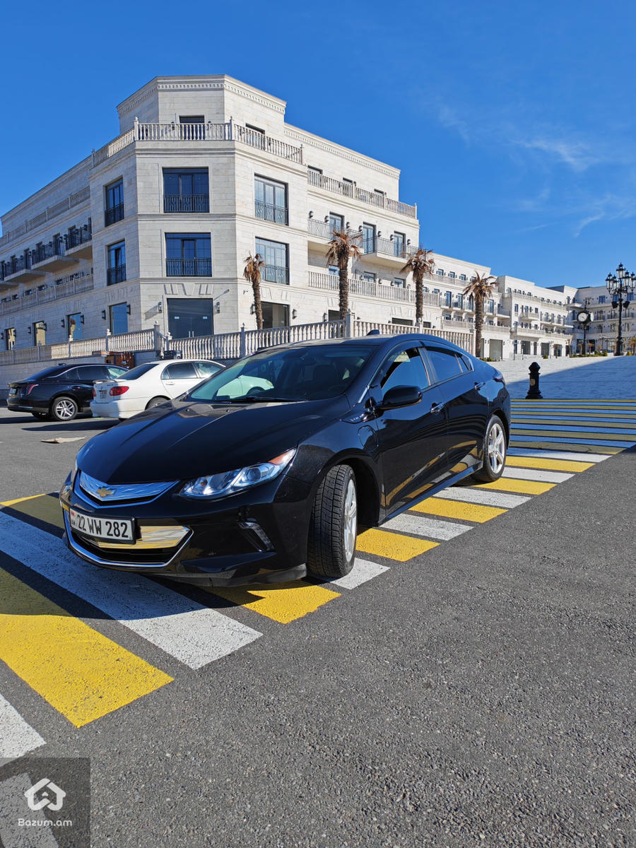 Chevrolet Volt 2 LT - image 2