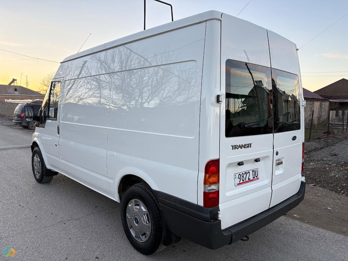 Ford Transit - image 3