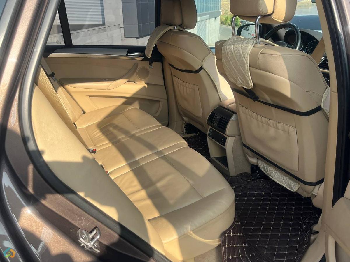 BMW X5 - image 13