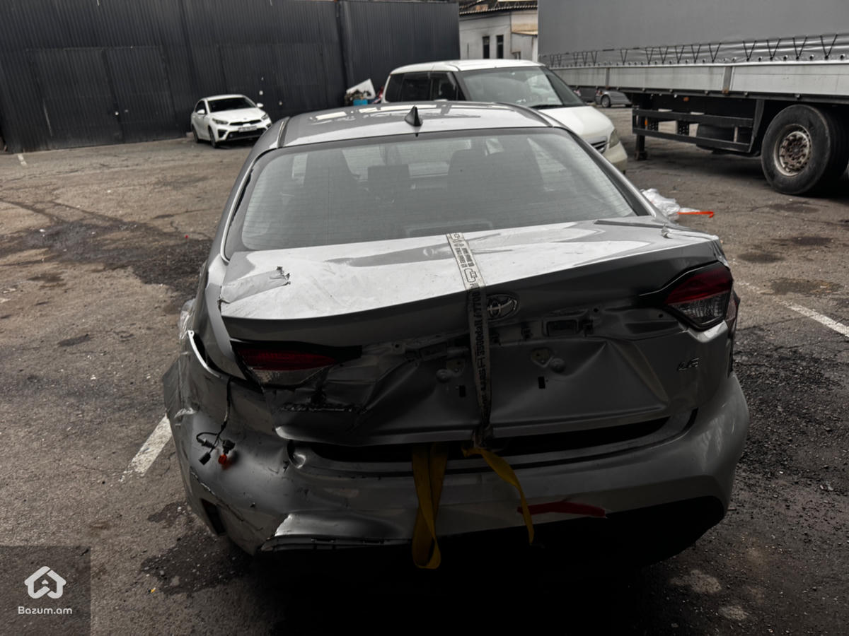 toyota corolla - image 3