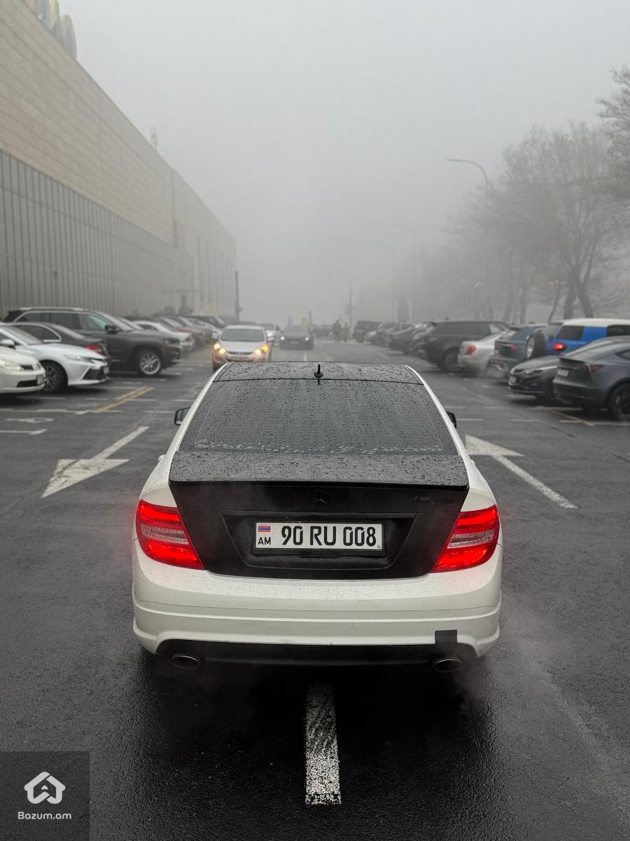 mercedes benz c300 w204 - image 13