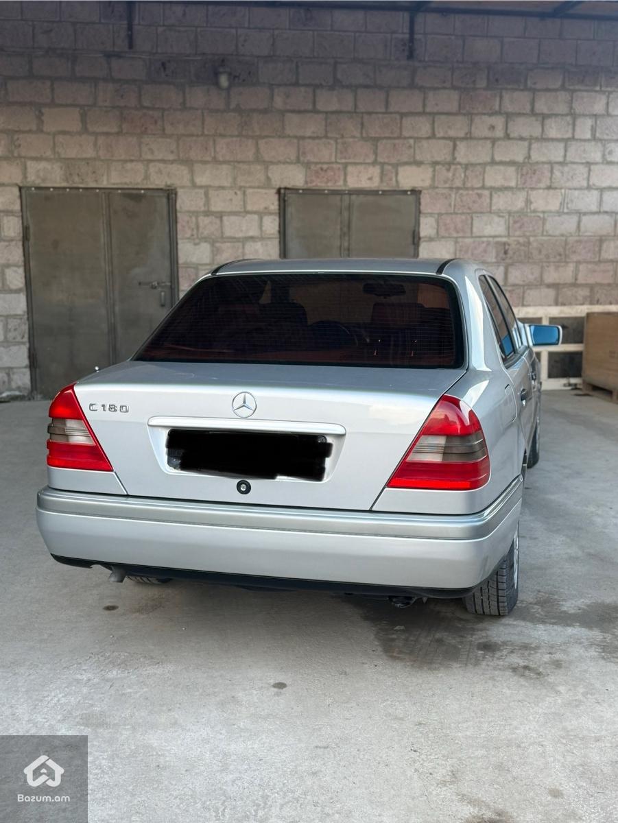 Mercedes benz c180 - image 2
