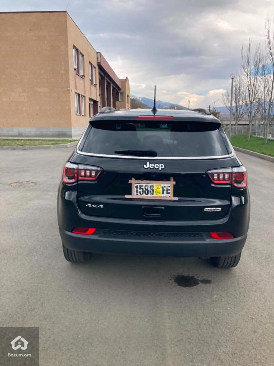 2019 Jeep Compass, Latitude 4X4 - image 7