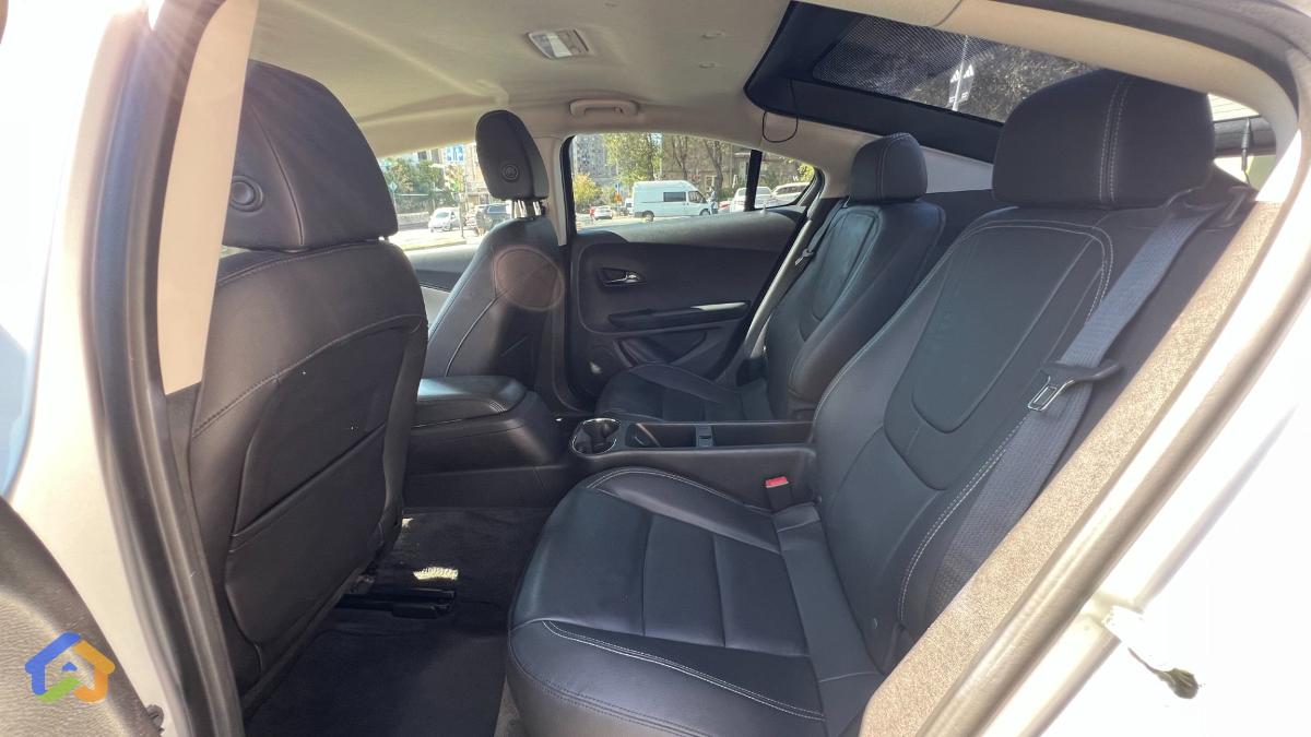 Chevrolet - image 14