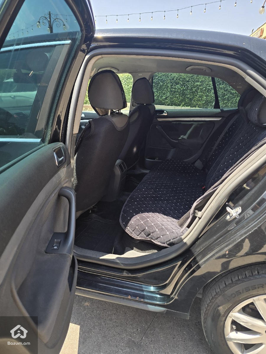 Volkswagen Jetta - image 11