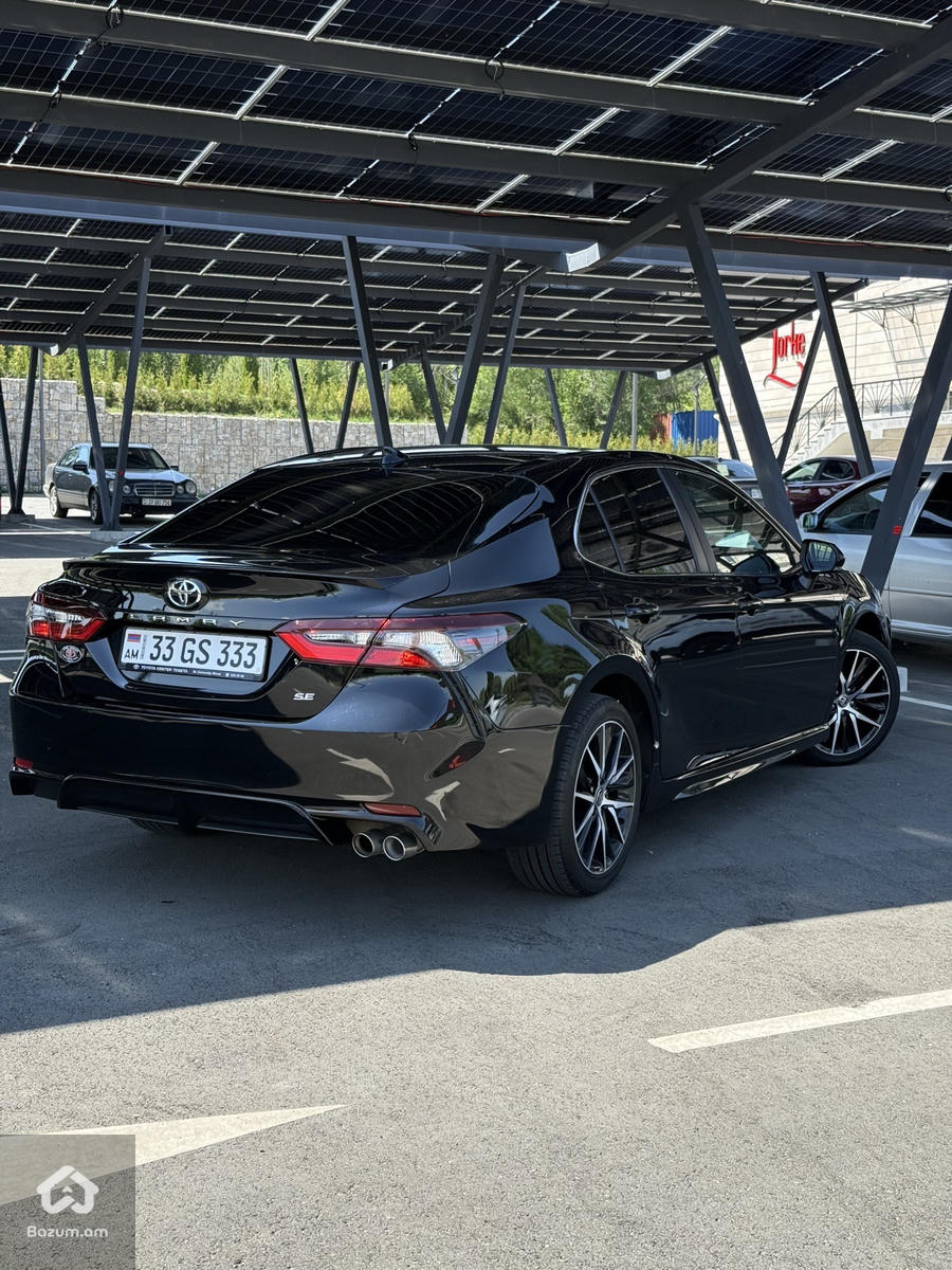 Toyota Camry - image 4