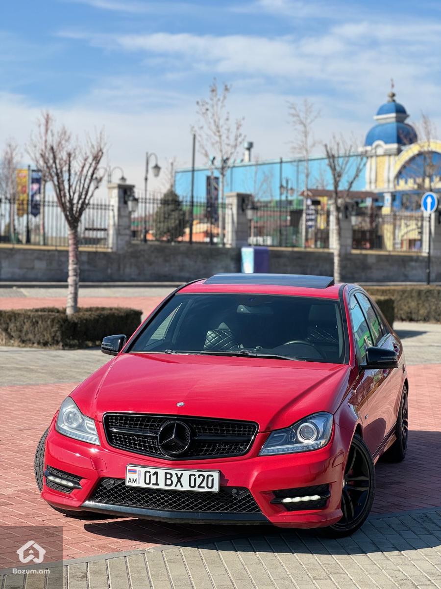 Mercedes Benz W204 - image 9