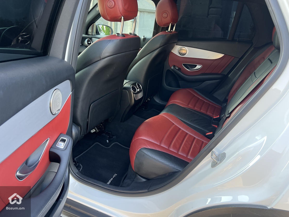 Mercedes GLC 300 - image 13