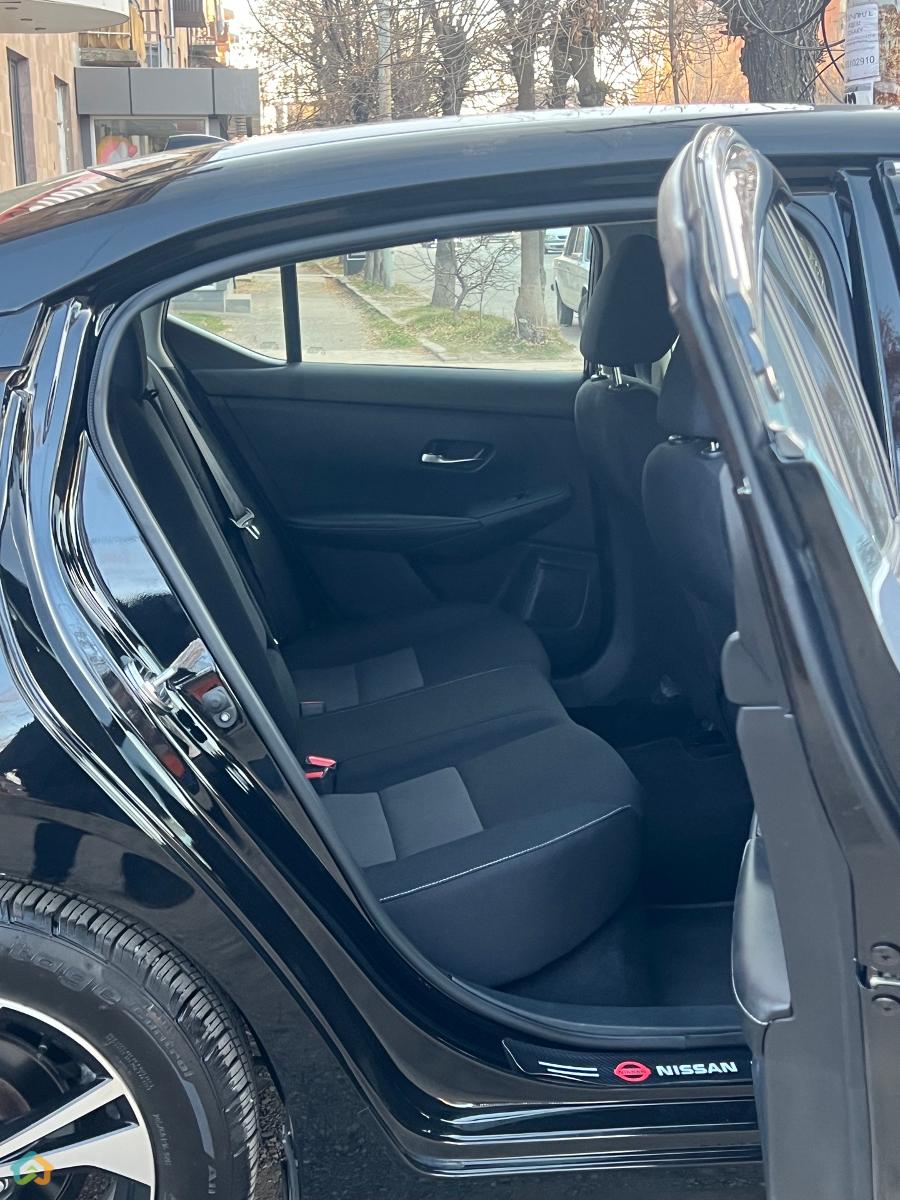 Nissan Sentra - image 10